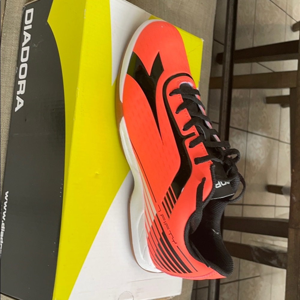 Men’s soccer shoes